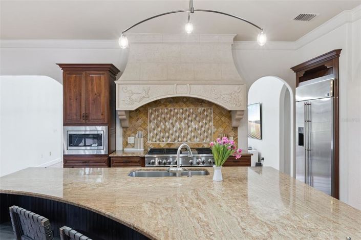 Image No.16-5 Bed Property for sale