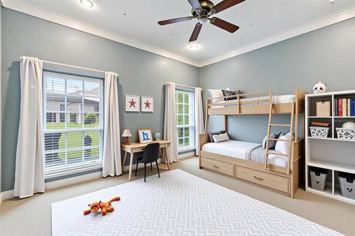 Image No.30-5 Bed Property for sale