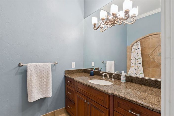 Image No.32-5 Bed Property for sale