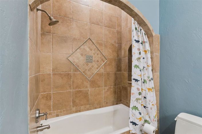 Image No.33-5 Bed Property for sale