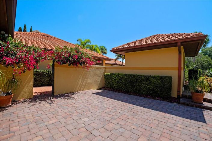 Image No.41-5 Bed Property for sale