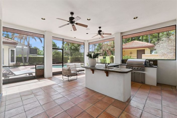 Image No.48-5 Bed Property for sale