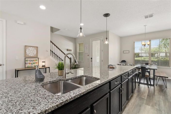 Image No.8-3 Bed Townhouse for sale