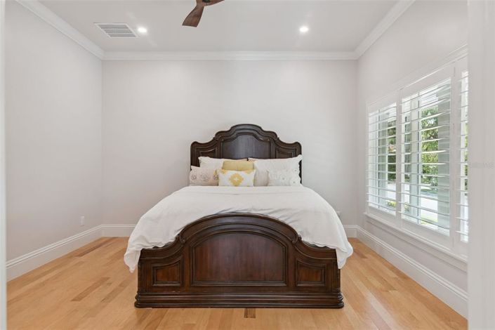 Image No.27-3 Bed Property for sale