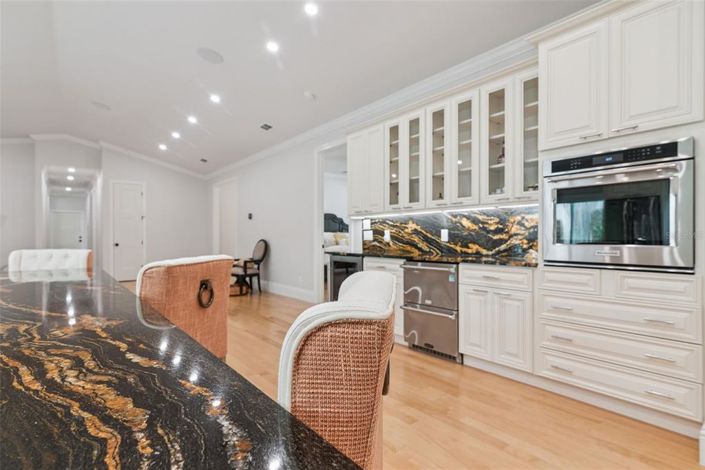 Image No.8-3 Bed Property for sale