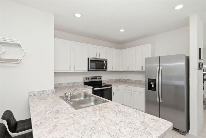 Image No.12-3 Bed Property for sale