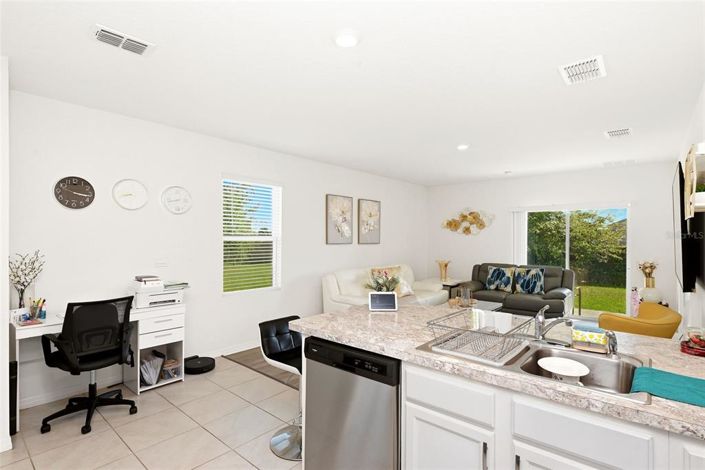 Image No.13-3 Bed Property for sale