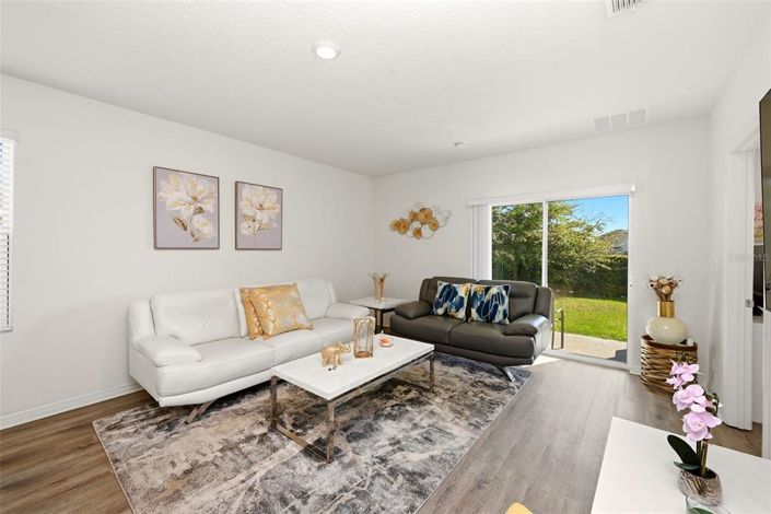 Image No.15-3 Bed Property for sale