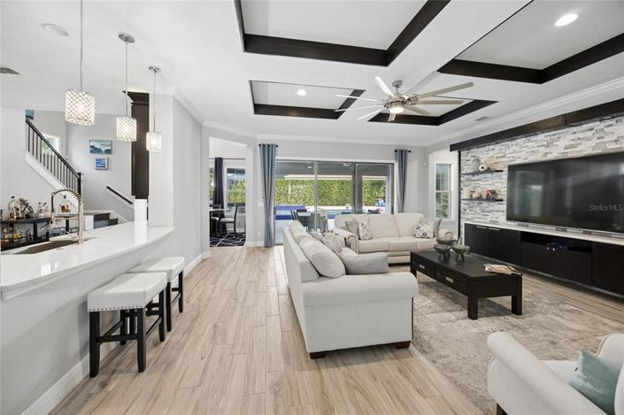 Image No.12-5 Bed Property for sale