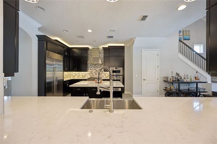 Image No.13-5 Bed Property for sale