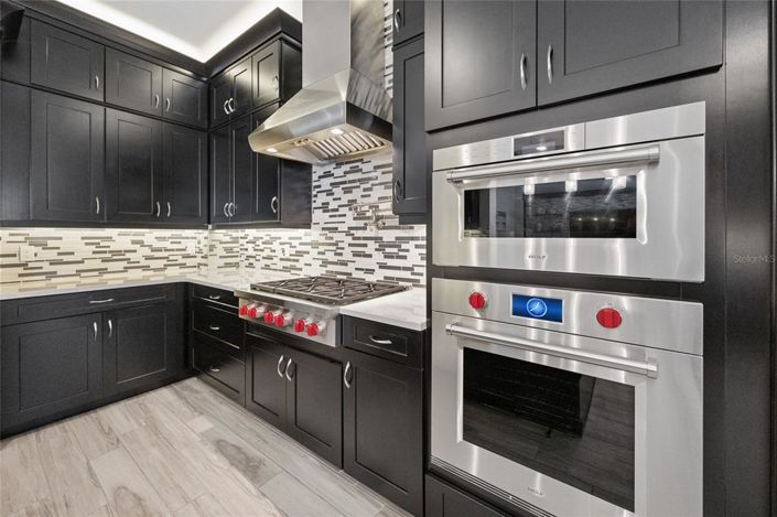 Image No.18-5 Bed Property for sale