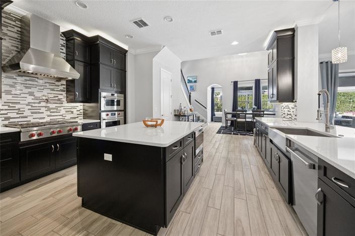 Image No.19-5 Bed Property for sale