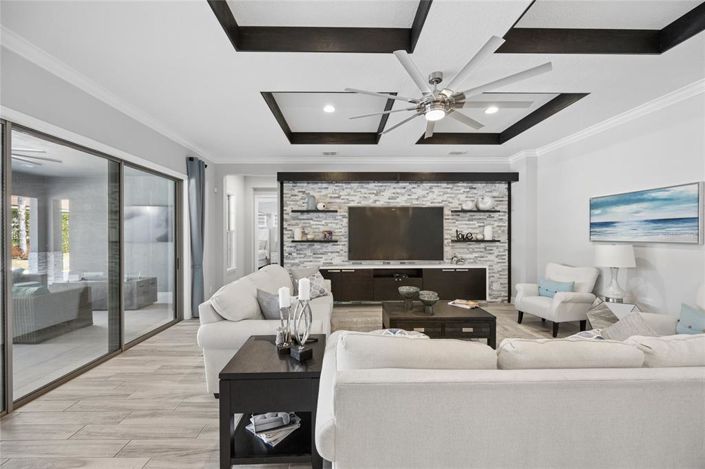 Image No.20-5 Bed Property for sale