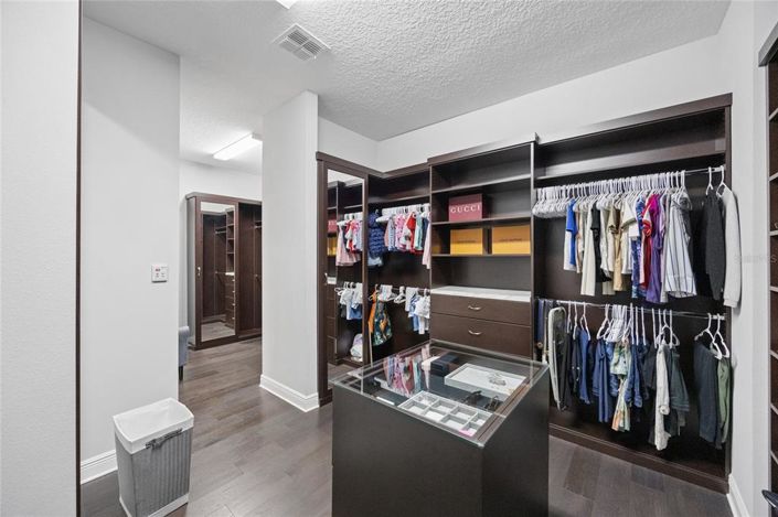 Image No.27-5 Bed Property for sale