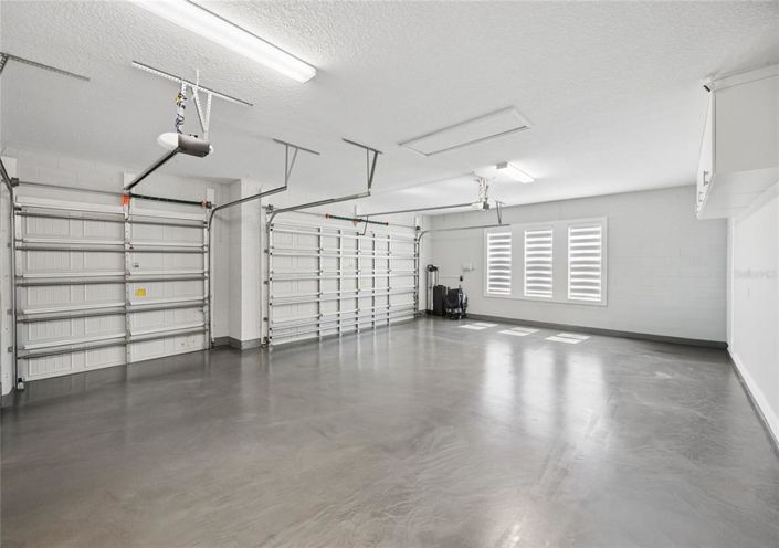 Image No.29-5 Bed Property for sale