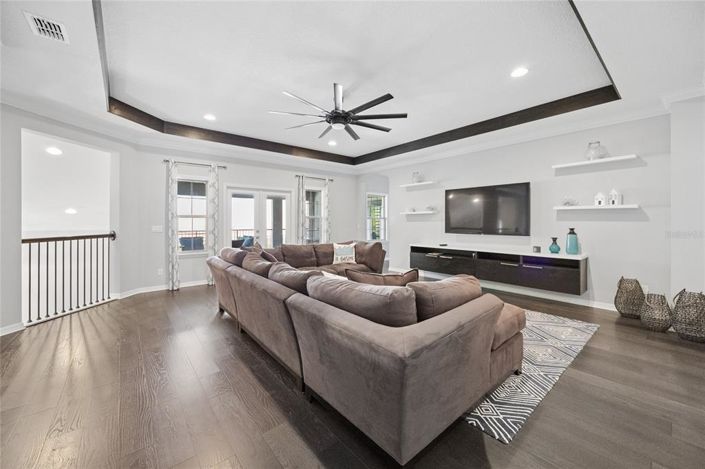 Image No.40-5 Bed Property for sale