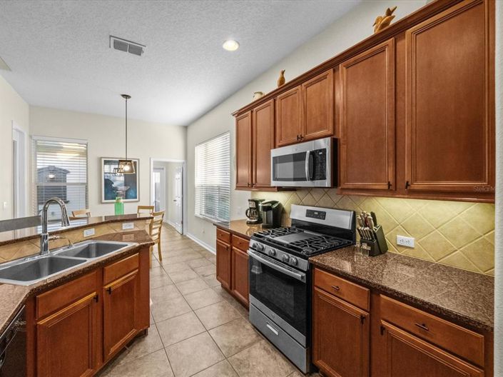 Image No.9-5 Bed Property for sale