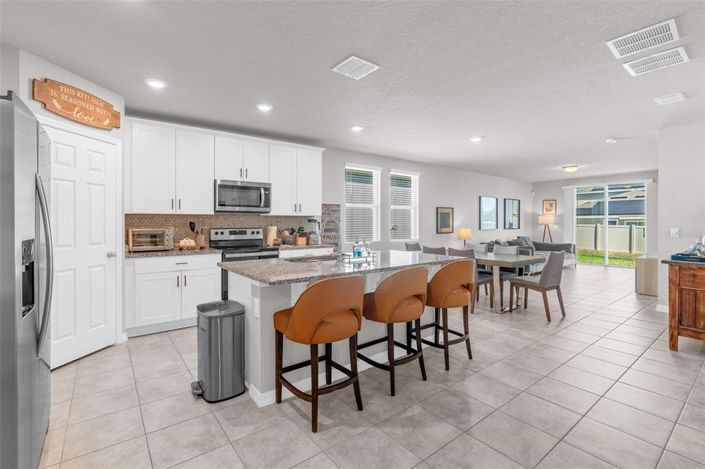 Image No.10-3 Bed Property for sale