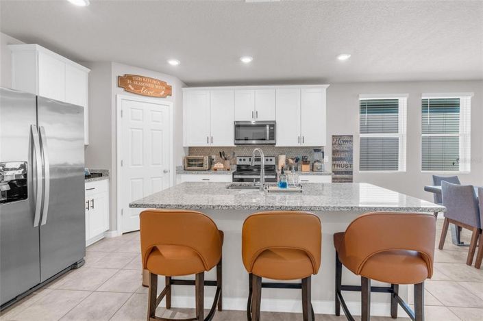 Image No.13-3 Bed Property for sale