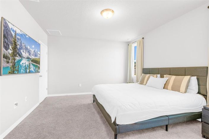 Image No.24-3 Bed Property for sale