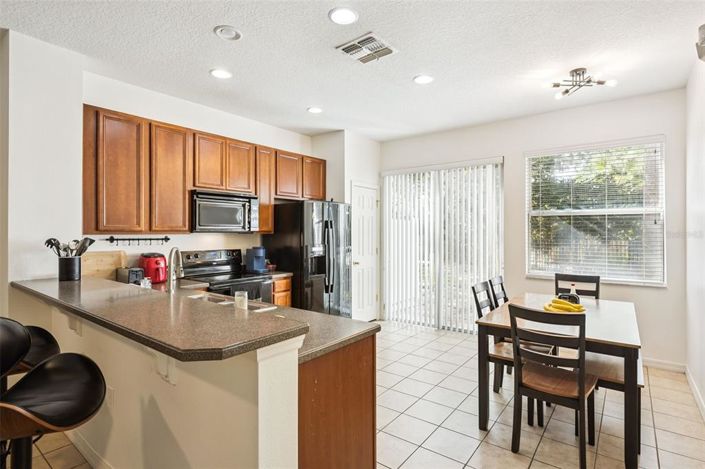 Image No.10-3 Bed Townhouse for sale