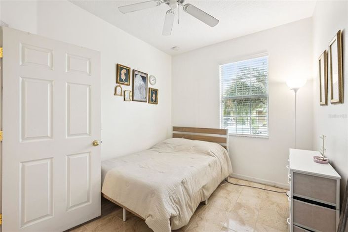 Image No.19-3 Bed Townhouse for sale