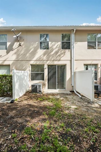 Image No.29-3 Bed Townhouse for sale