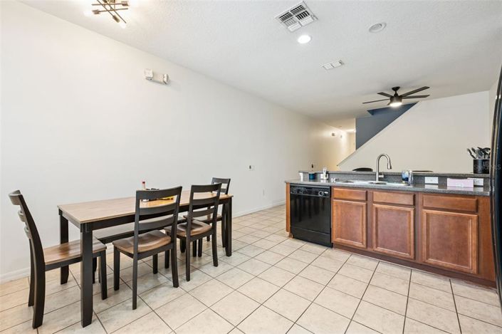 Image No.8-3 Bed Townhouse for sale