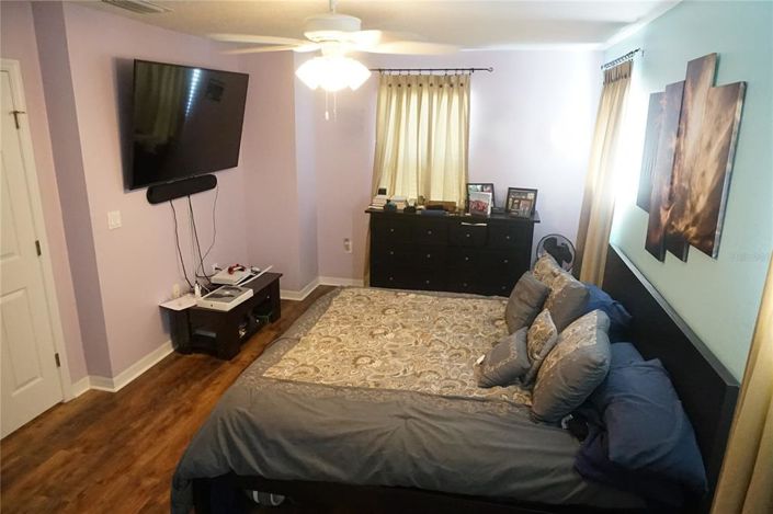 Image No.9-5 Bed Property for sale