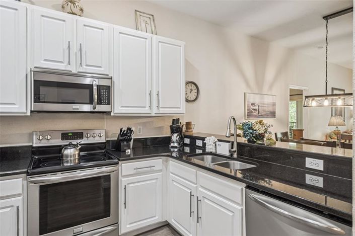 Image No.13-3 Bed Property for sale