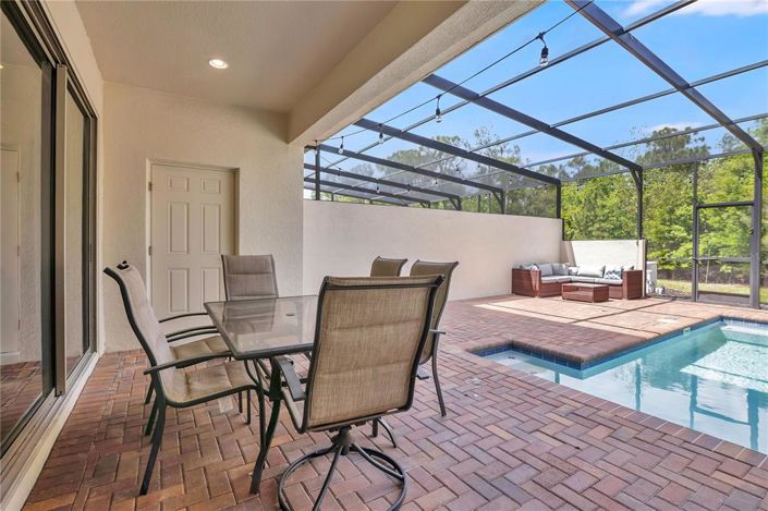 Image No.26-5 Bed Townhouse for sale