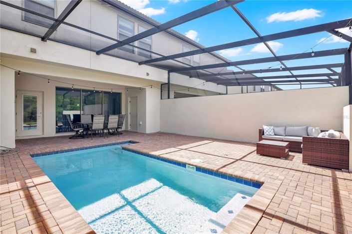 Image No.28-5 Bed Townhouse for sale