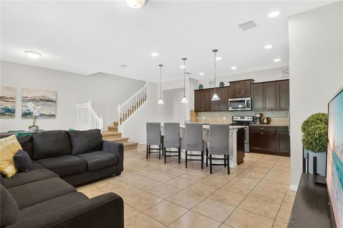 Image No.7-5 Bed Townhouse for sale