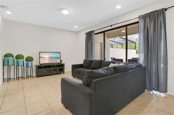 Image No.9-5 Bed Townhouse for sale