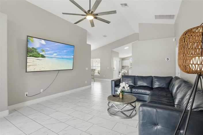 Image No.10-4 Bed Property for sale