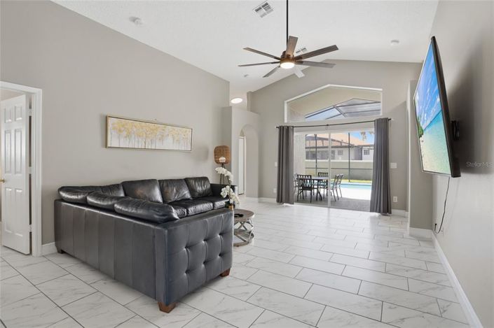 Image No.11-4 Bed Property for sale