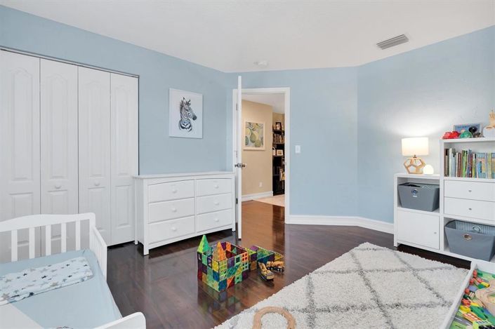 Image No.26-3 Bed Property for sale