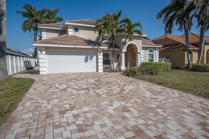 Image No.41-3 Bed Property for sale