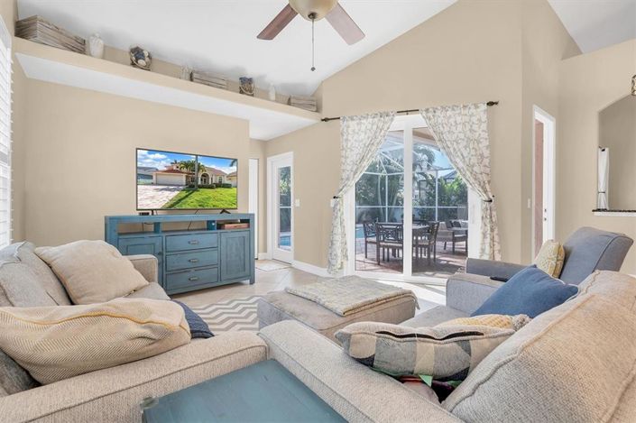 Image No.6-3 Bed Property for sale