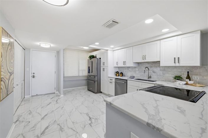 Image No.10-2 Bed Property for sale