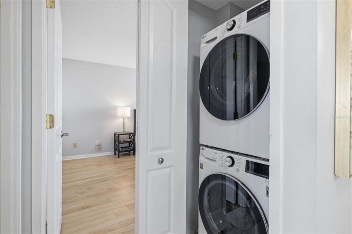 Image No.25-2 Bed Property for sale