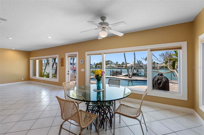 Image No.20-4 Bed Property for sale