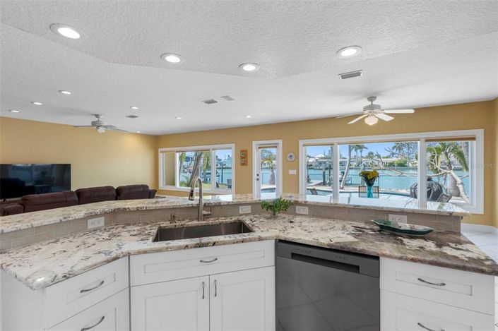 Image No.24-4 Bed Property for sale