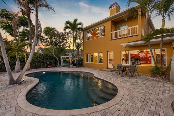 Image No.56-4 Bed Property for sale