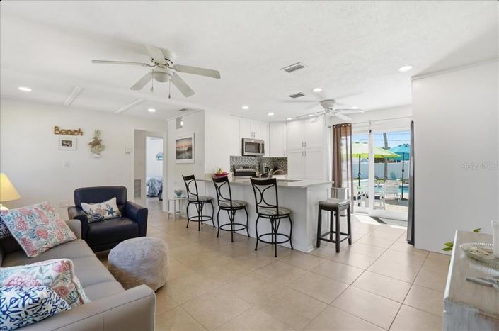 Image No.12-3 Bed Property for sale