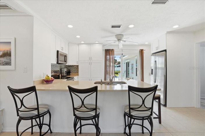 Image No.14-3 Bed Property for sale