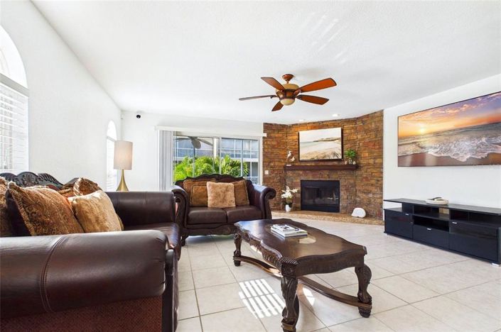 Image No.10-2 Bed Townhouse for sale