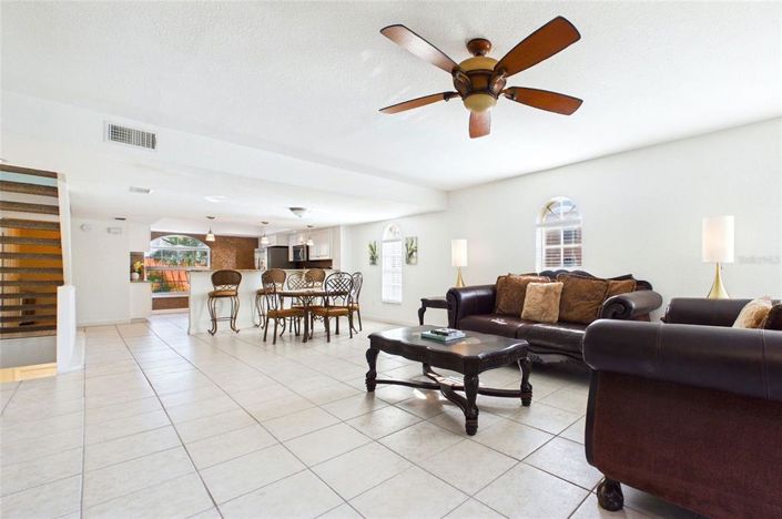 Image No.11-2 Bed Townhouse for sale