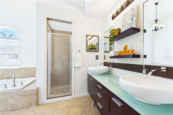 Image No.17-2 Bed Townhouse for sale