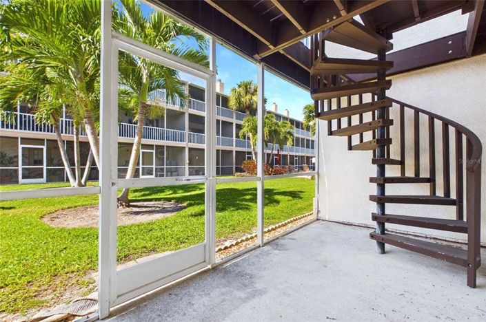 Image No.22-2 Bed Townhouse for sale